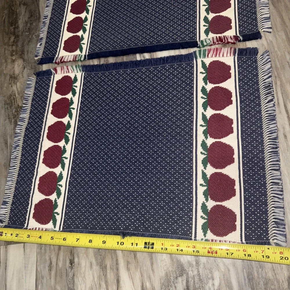 Set Of 2 VTG Apple Placemats Loomed Fringe Blue Cream Burgandy Speckled 20X14